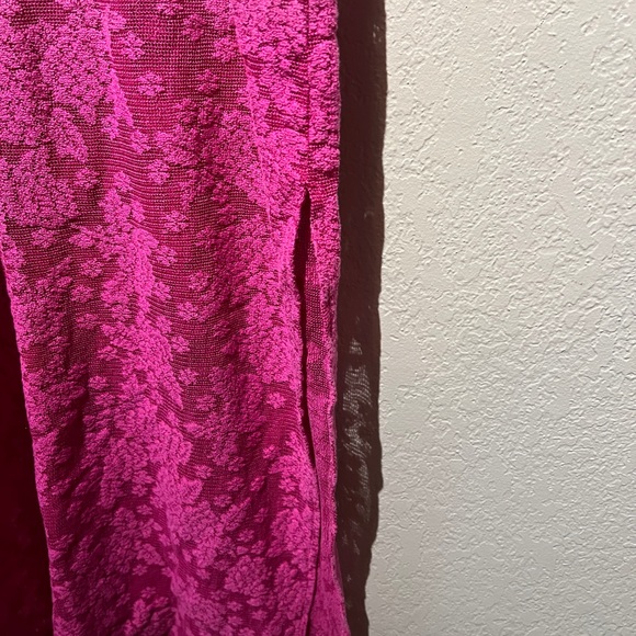 XXI pink lace spandex body on dress super sexy side split size medium. - Picture 3 of 5